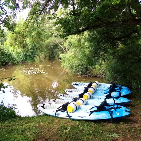 Canoe-Vendee-bas-nautique-de-location-kayak-canoe-riviere-jaunay-la-chaize-giraud-activite-famille-vacances