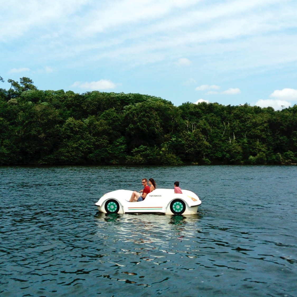Canoe Vendee renting location pedalo lac du Jaunay